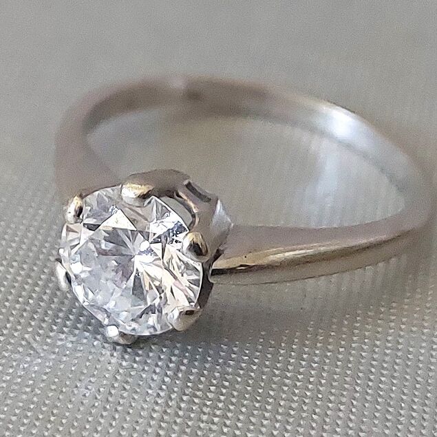 Wit gouden ring met zeer grote diamant 1.37 ct