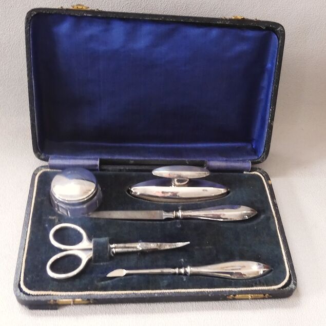 Engels zilveren manicure set
