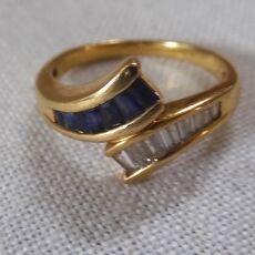 14 kr gouden ring met saffier en diamant