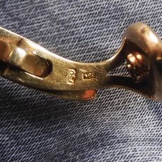 18 kr gouden manchetknopen met saffier