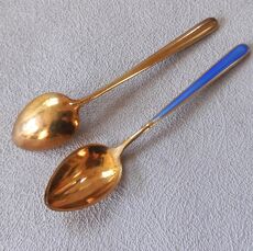 Deens zilver en geëmailleerde theelepels