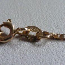 Gouden hartje met diamant	