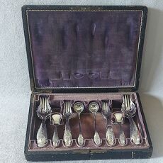 Nederlands zilveren zuurbestek in etui uit 1877