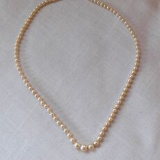 Parelcollier met 14 kr gouden slot