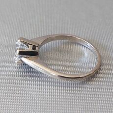 Wit gouden ring met zeer grote diamant 1.37 ct