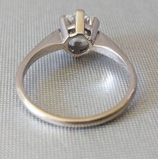 Wit gouden ring met zeer grote diamant 1.37 ct