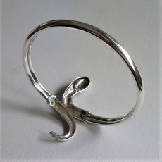 Zilveren slangen klemarmband