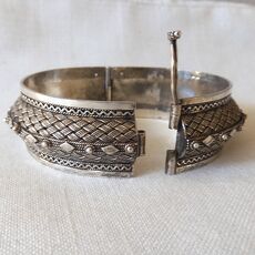 Zilveren Tibetaanse manchet armband