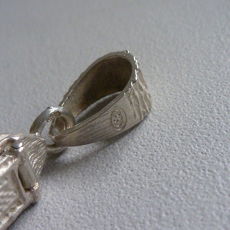Zilveren vintage parfumhanger/vis 	